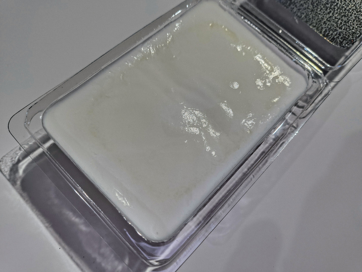 Woven – Cashmere, Amber & Vanilla Wax Melt